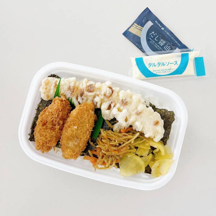ほっともっとのオススメの新商品「カキフライ×のり弁 カキフライのり弁当」