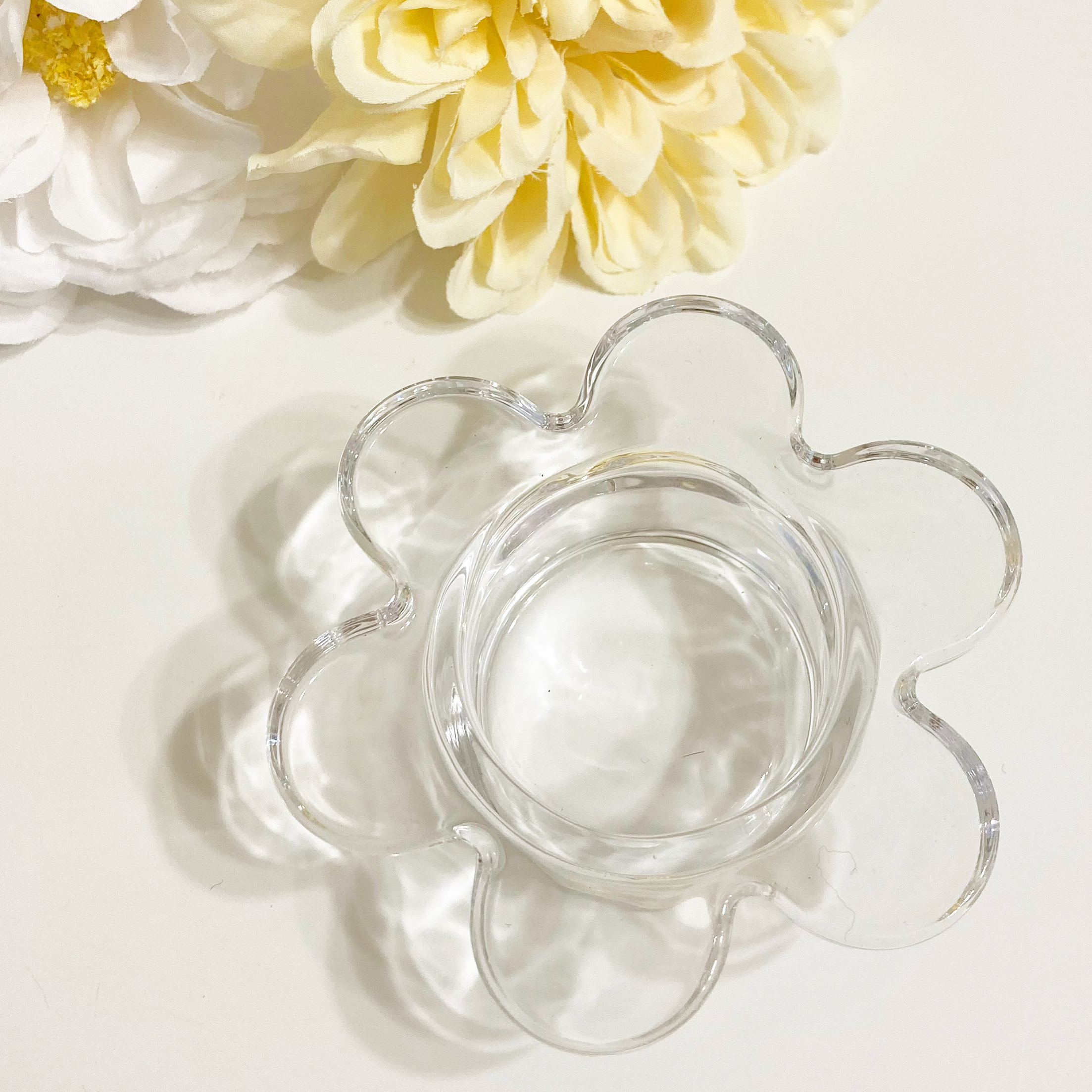 CanDo(キャンドゥ)の高見えインテリア「キャンドルホルダー ラウンドペタル花」