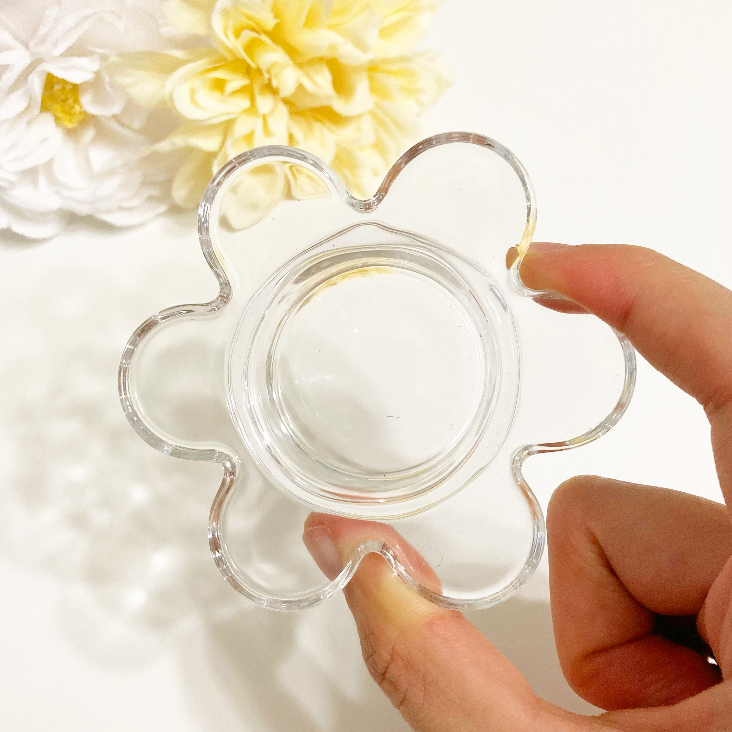 CanDo(キャンドゥ)の高見えインテリア「キャンドルホルダー ラウンドペタル花」