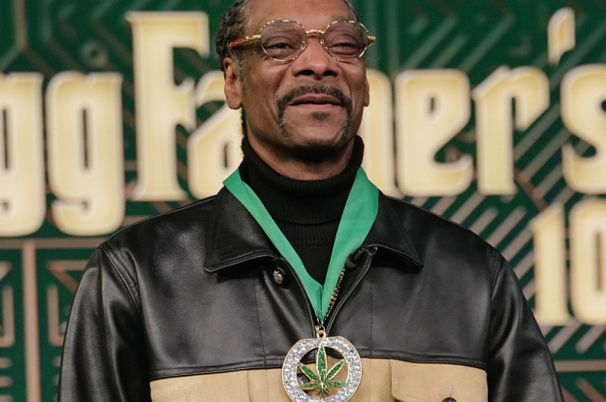 Snoop Dogg Says He's 'Giving Up Smoke