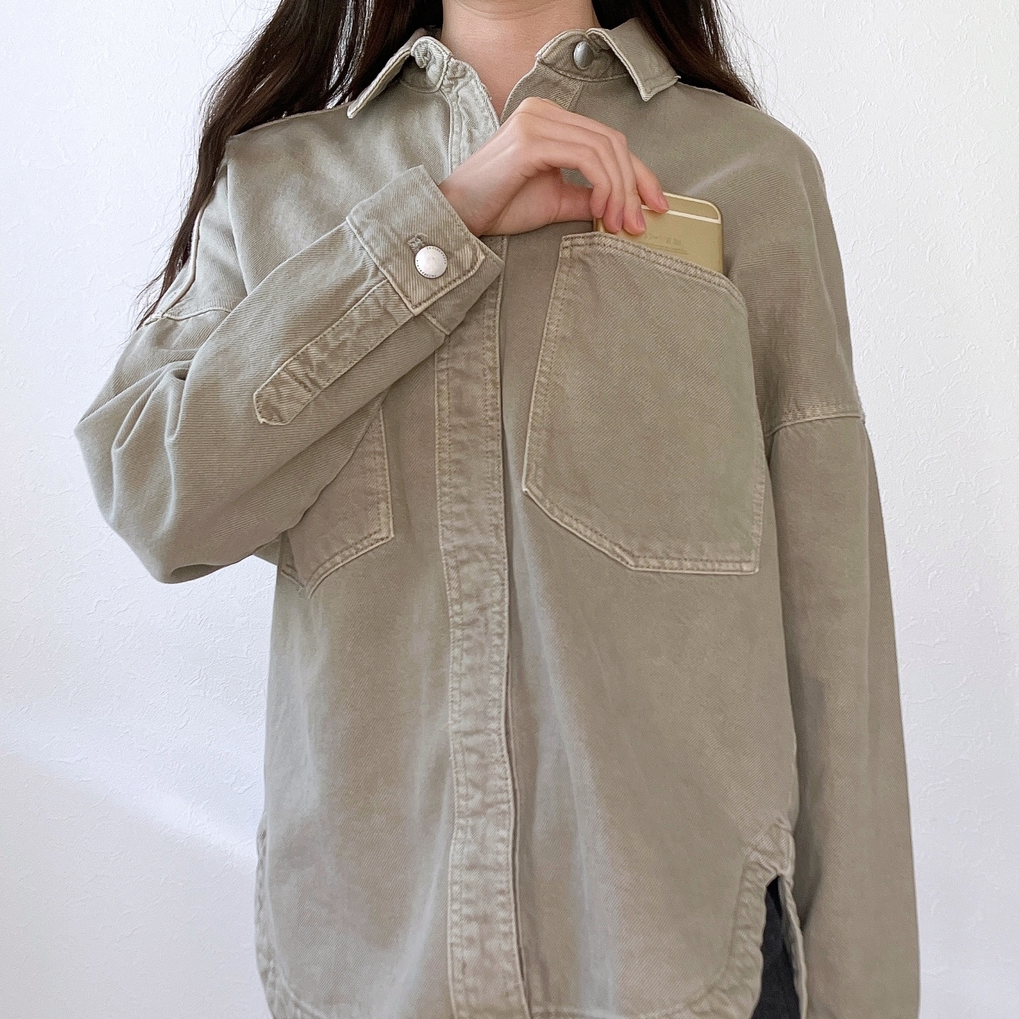ZARA(ザラ)のおすすめトップス「ポケット付きオーバーサイズシャツジャケット」