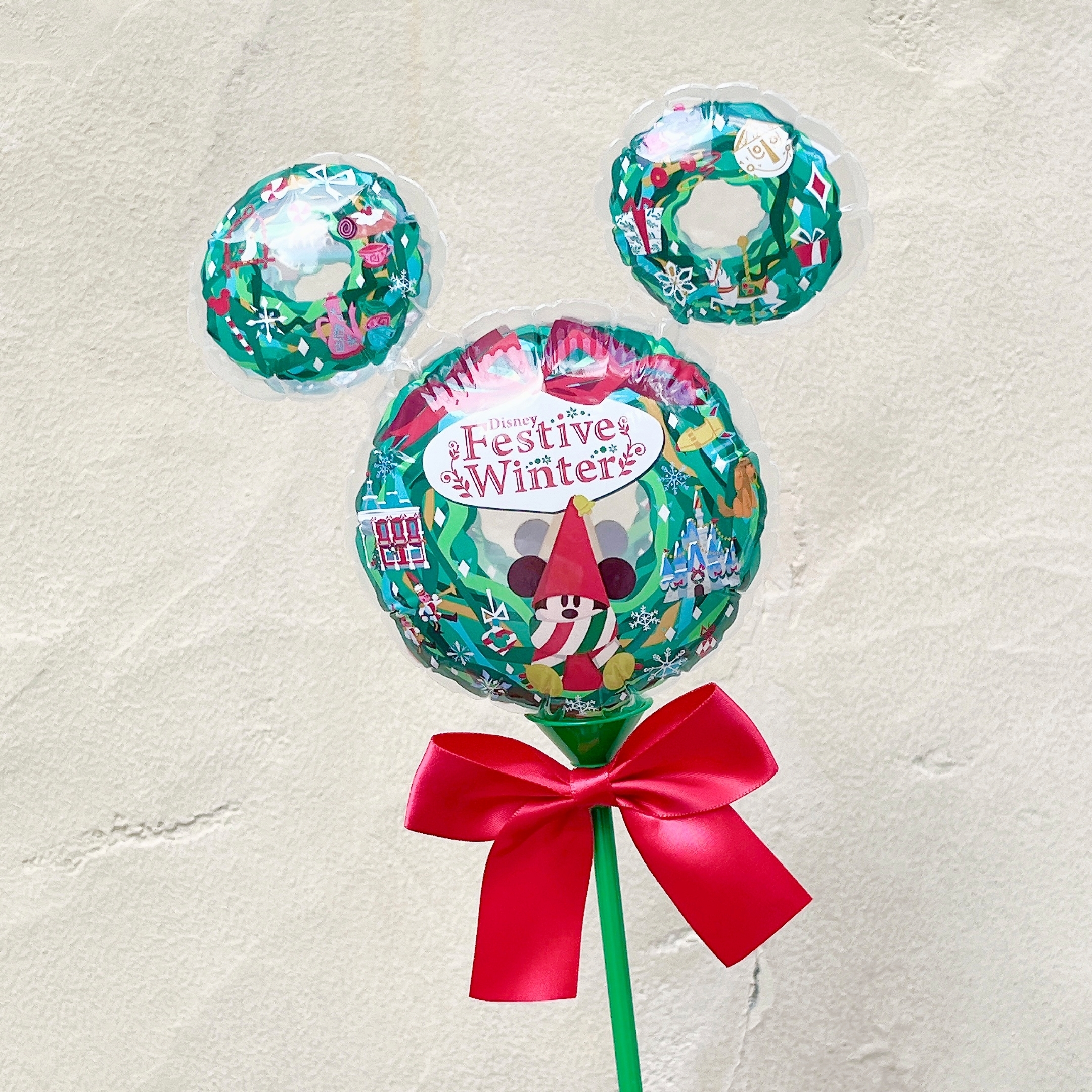 ディズニーランドとシーのクリスマス限定お土産「手持ちバルーン」