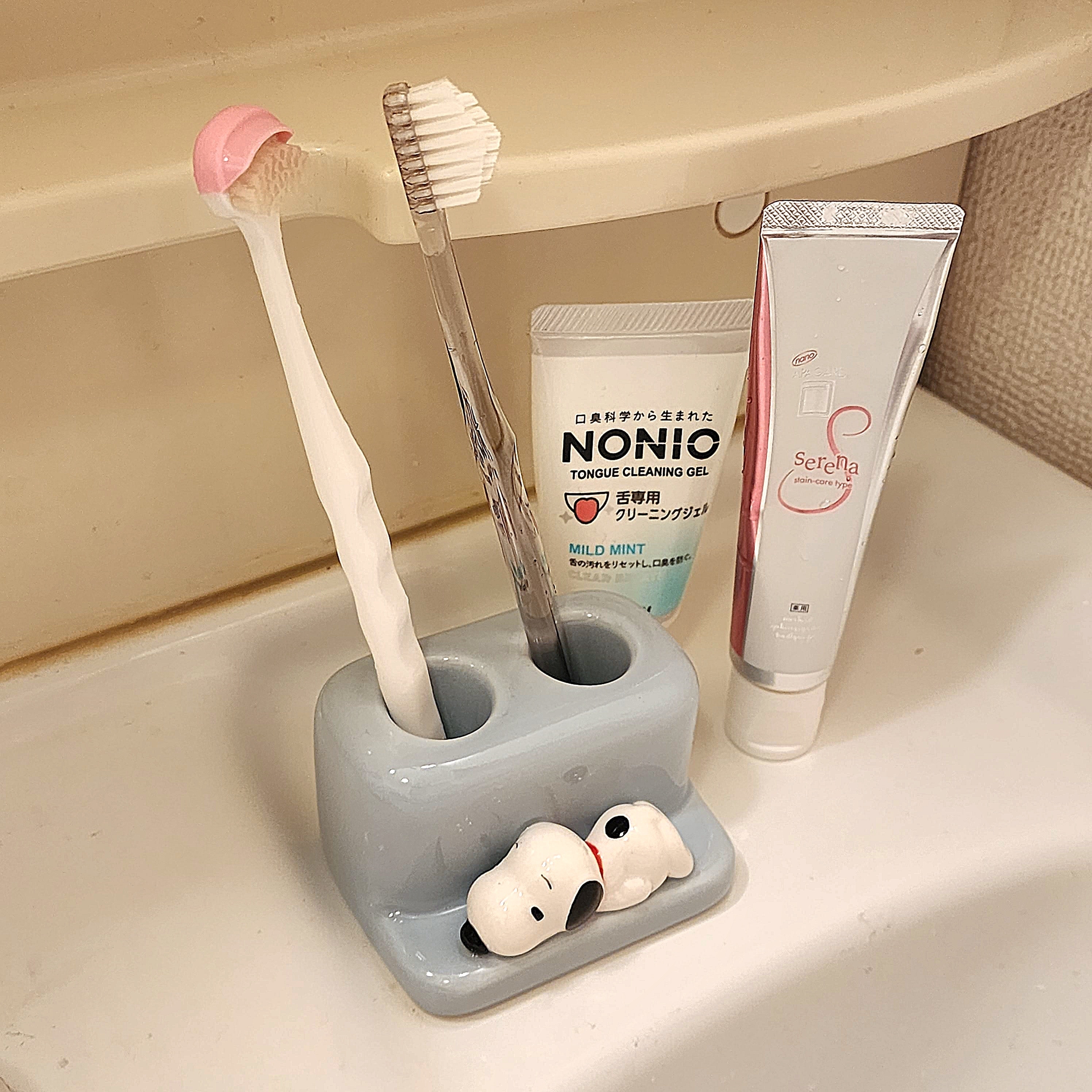 ニトリのおすすめ便利グッズ「【デコホーム商品】フィギュア歯ブラシスタンド M（BL スヌーピー）」