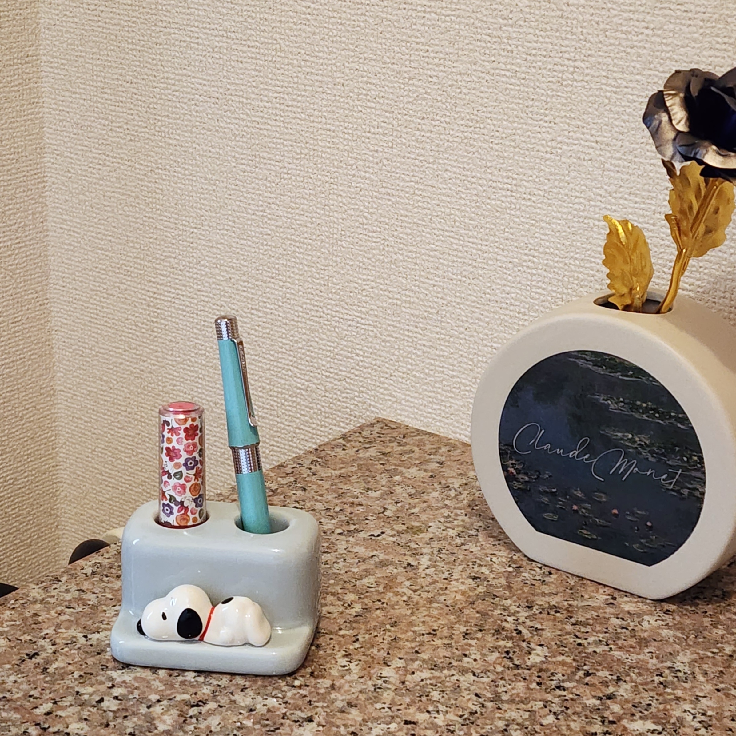 ニトリのおすすめ便利グッズ「【デコホーム商品】フィギュア歯ブラシスタンド M（BL スヌーピー）」