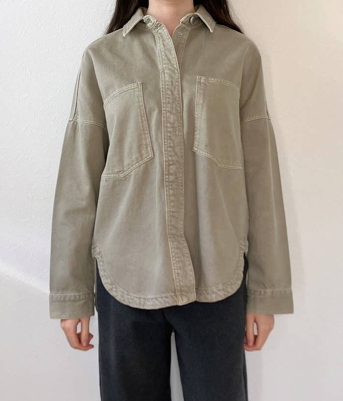 ZARA（ザラ）のおすすめトップス「ポケット付きオーバーサイズシャツジャケット」