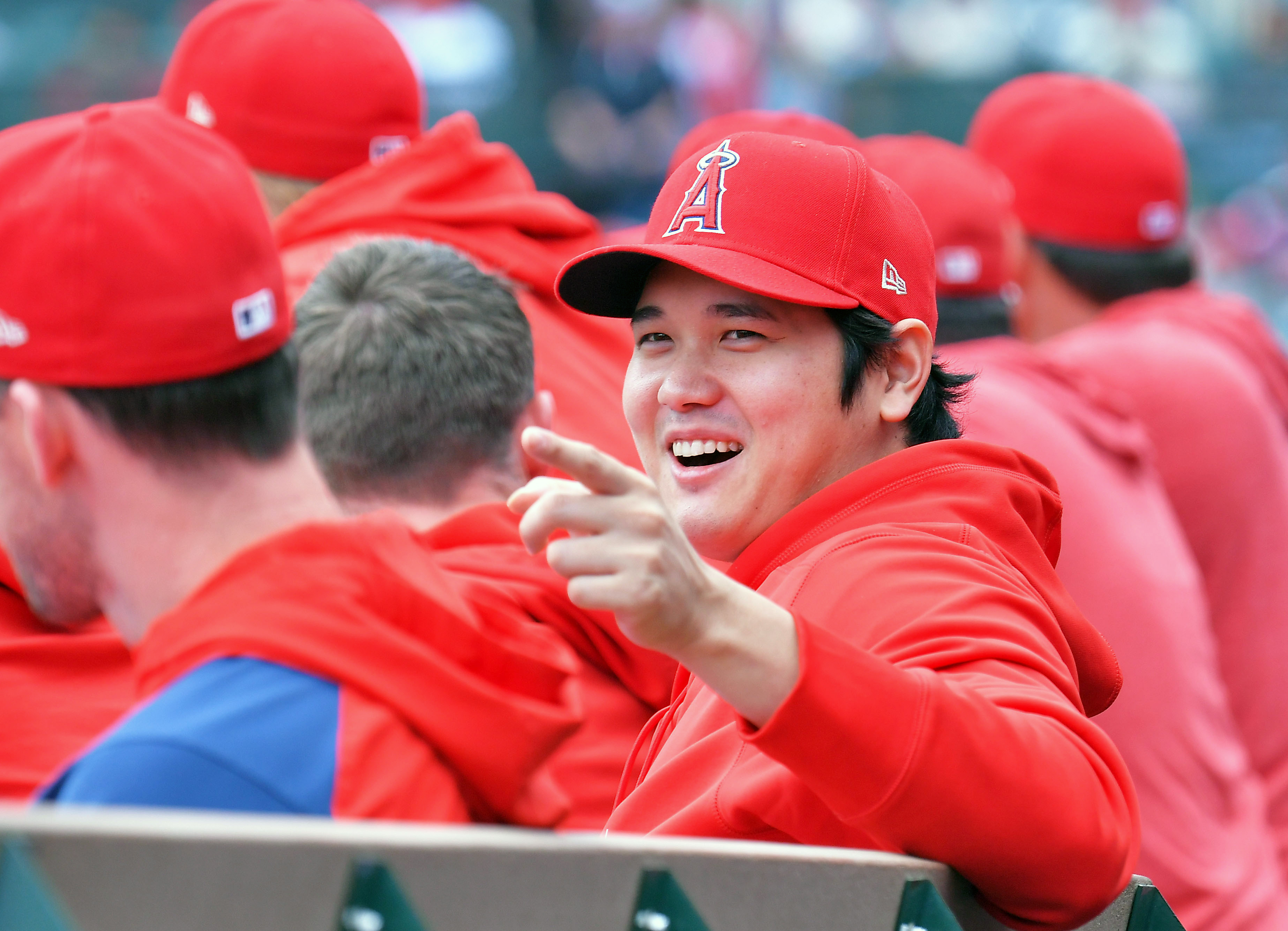 大谷翔平、メジャー史上初の快挙で愛犬とハイタッチ→「可愛すぎるやろ