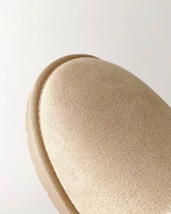 GU（ジーユー）のおすすめアイテム「ウォームムートンタッチスリッパ」