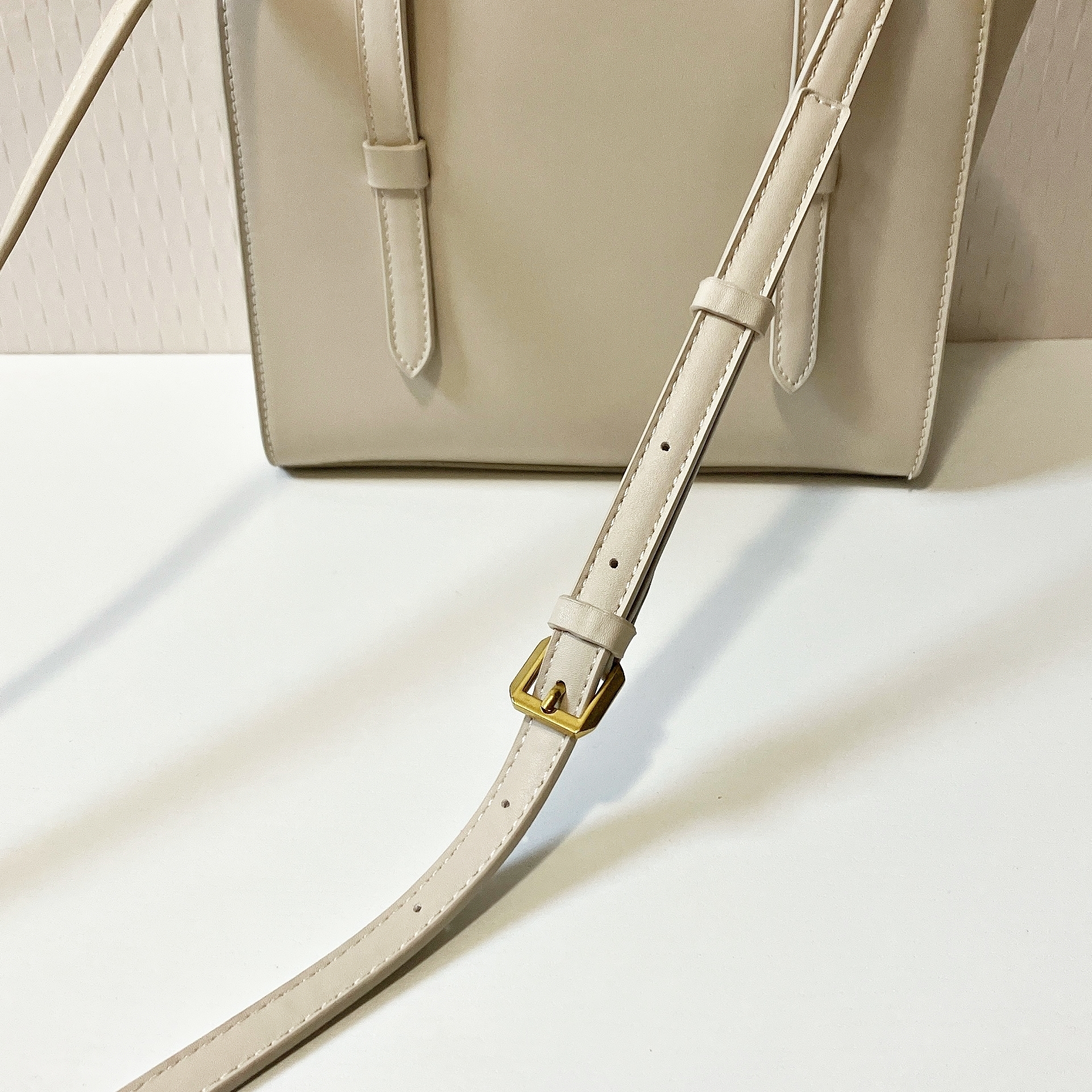 ZARA（ザラ）のおすすめバッグ「MINI CITY BAG」