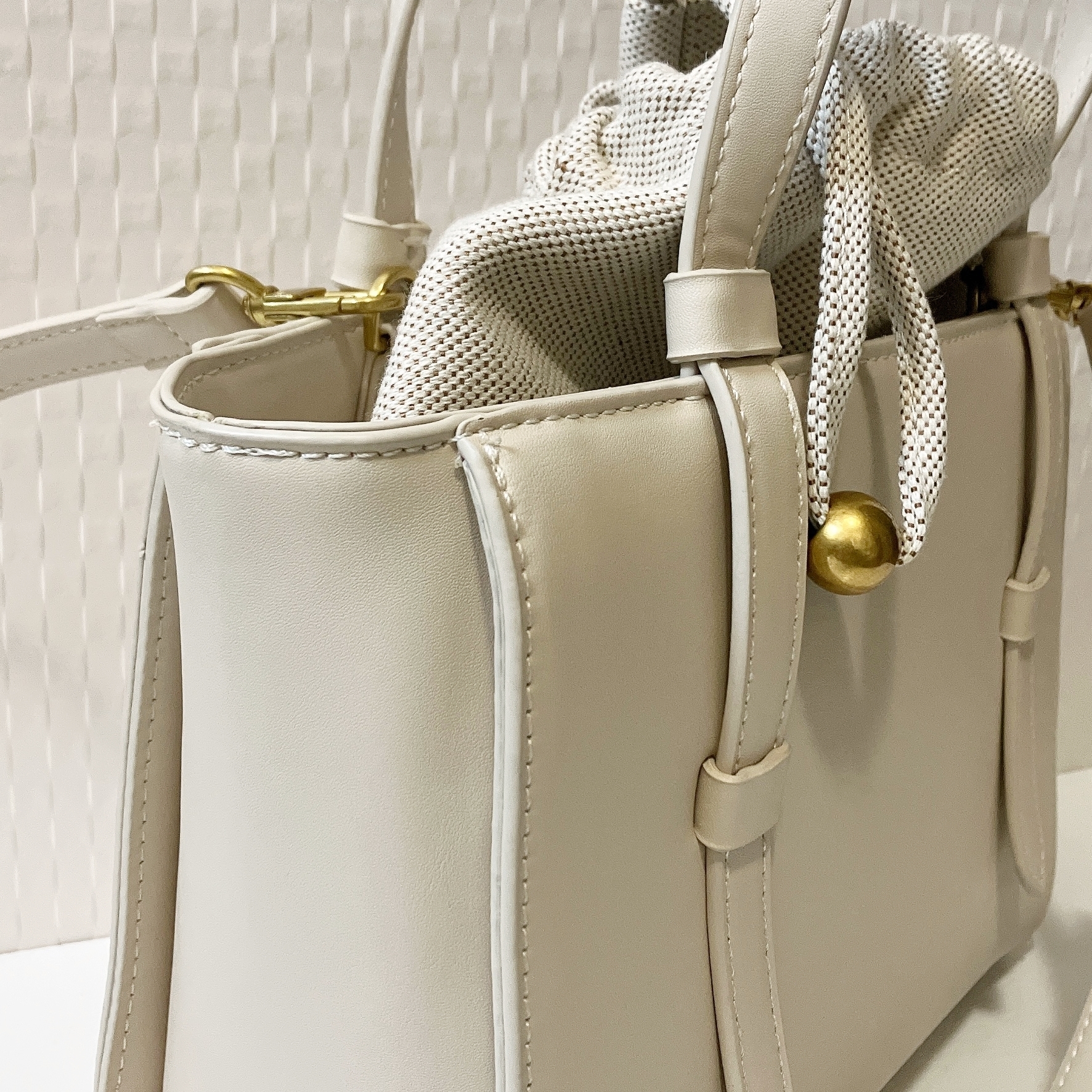 ZARA（ザラ）のおすすめバッグ「MINI CITY BAG」