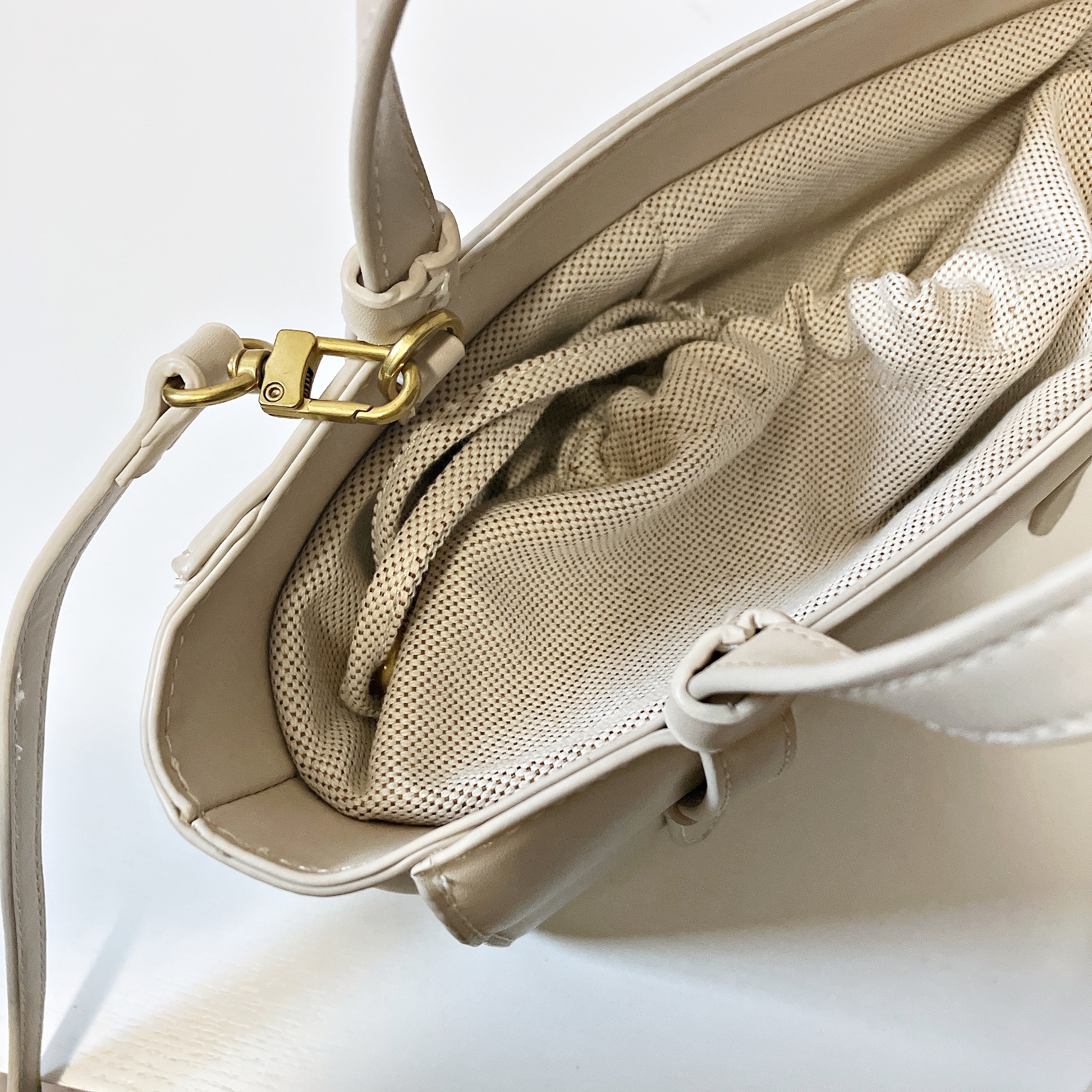 ZARA（ザラ）のおすすめバッグ「MINI CITY BAG」