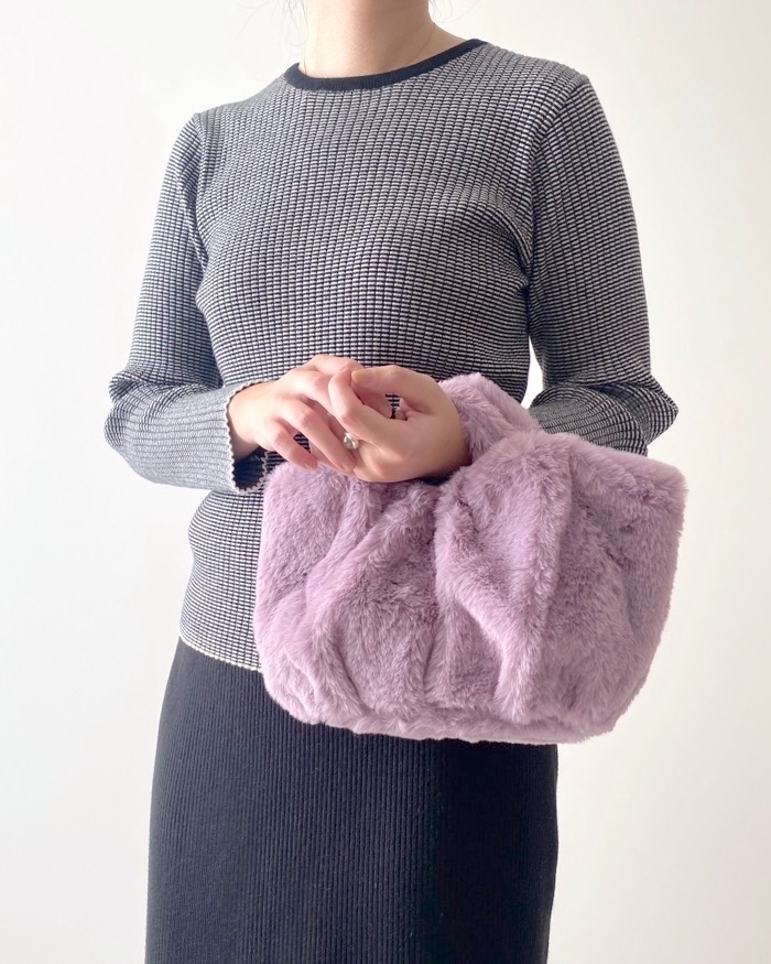 ニコアンドのオススメのバッグ「オリジナルフェイクファーミニショルダーバッグ」