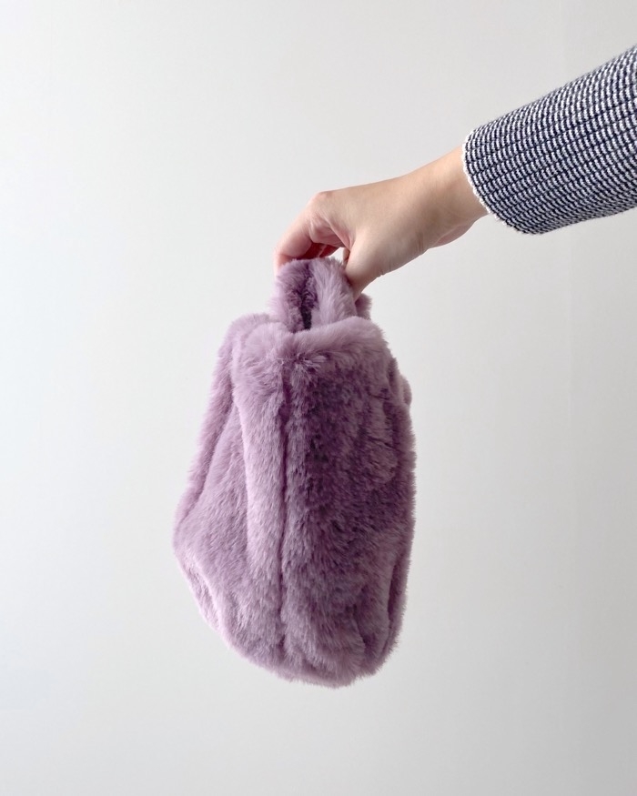 ニコアンドのオススメのバッグ「オリジナルフェイクファーミニショルダーバッグ」