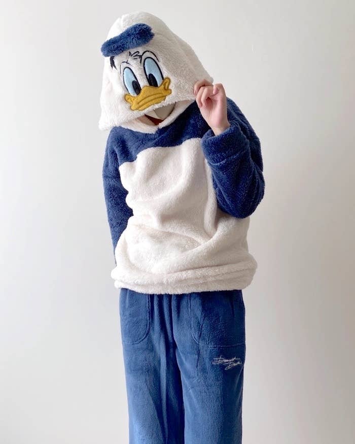 GUのオススメのルームウェア「マシュマロフィールフーディセット（長袖） Disney 1」