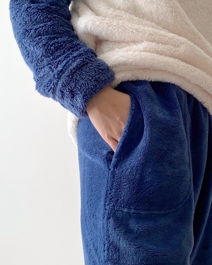 GUのオススメのルームウェア「マシュマロフィールフーディセット（長袖） Disney 1」