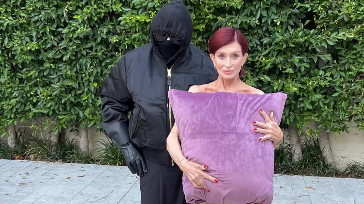 Sharon Osbourne even went as far as holding a purple pillow in front of her body as a nod to Bianca's much-discussed look from September.