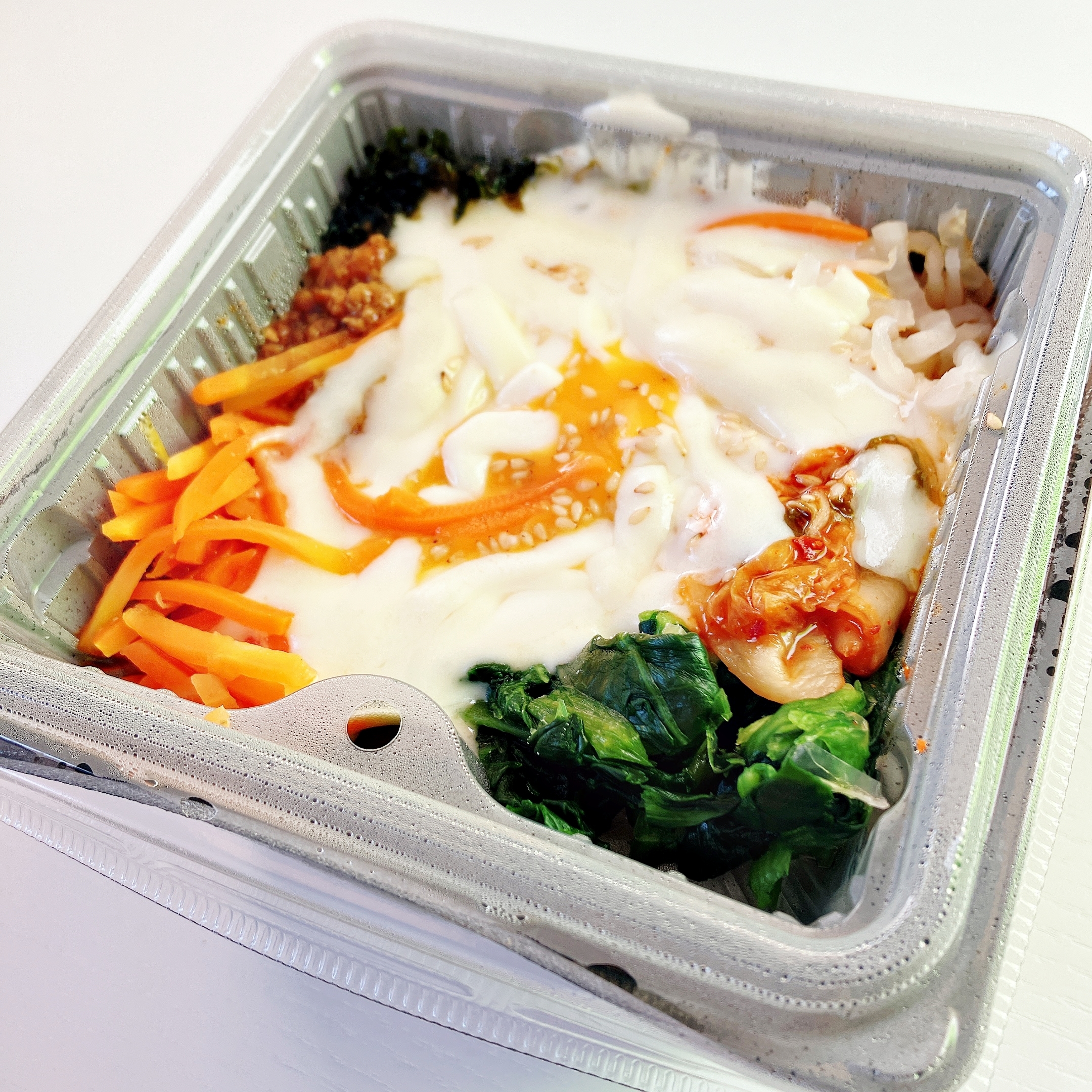 LAWSON(ローソン)のおすすめ弁当「ネネチキン監修 とろ〜りチーズビビンバ」