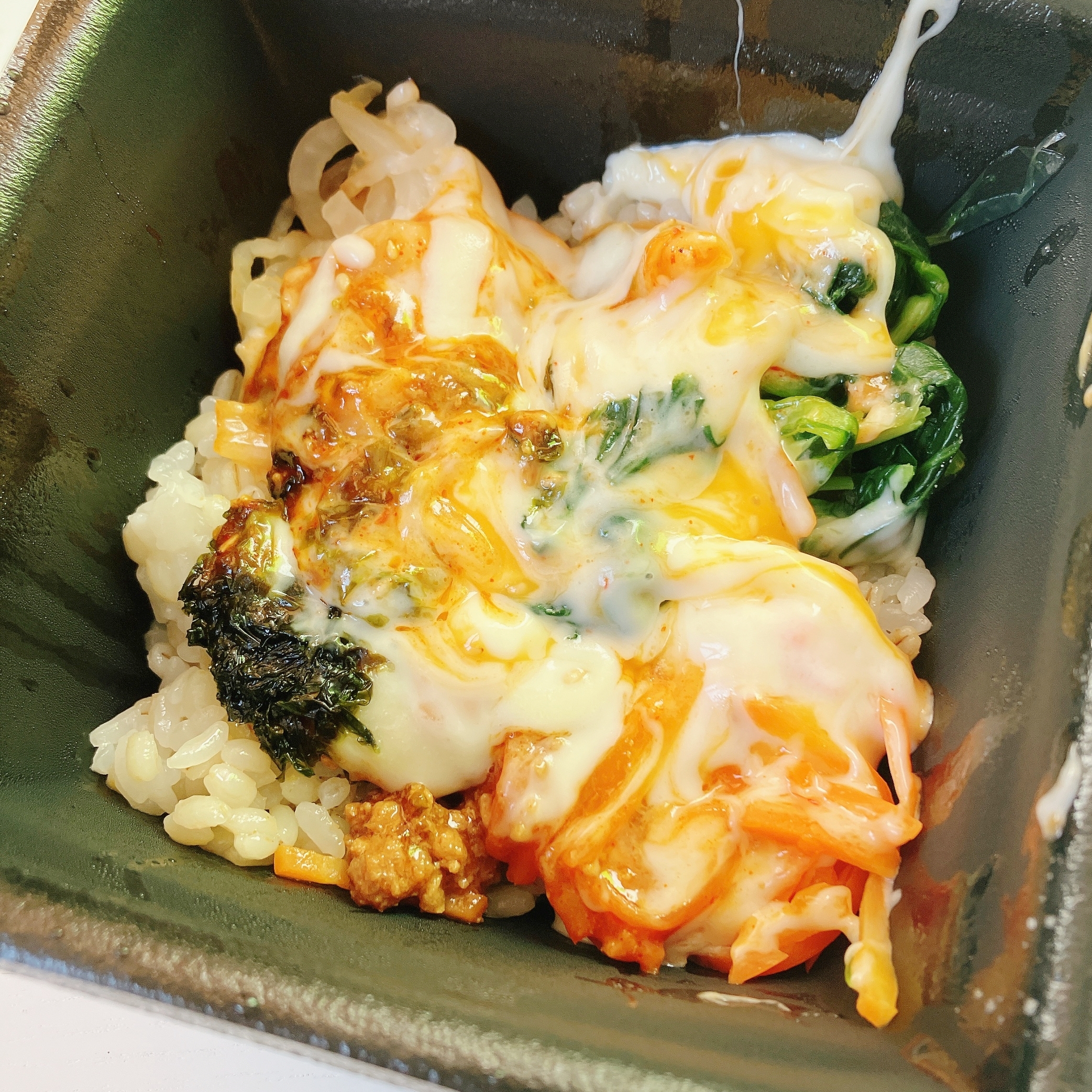 LAWSON(ローソン)のおすすめ弁当「ネネチキン監修 とろ〜りチーズビビンバ」