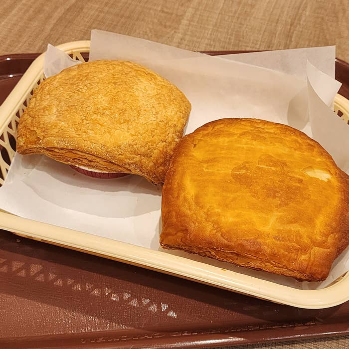 KFC(ケンタッキー・フライド・チキン)のおすすめメニュー「チキンクリームポットパイ」「デミグラスポットパイ」