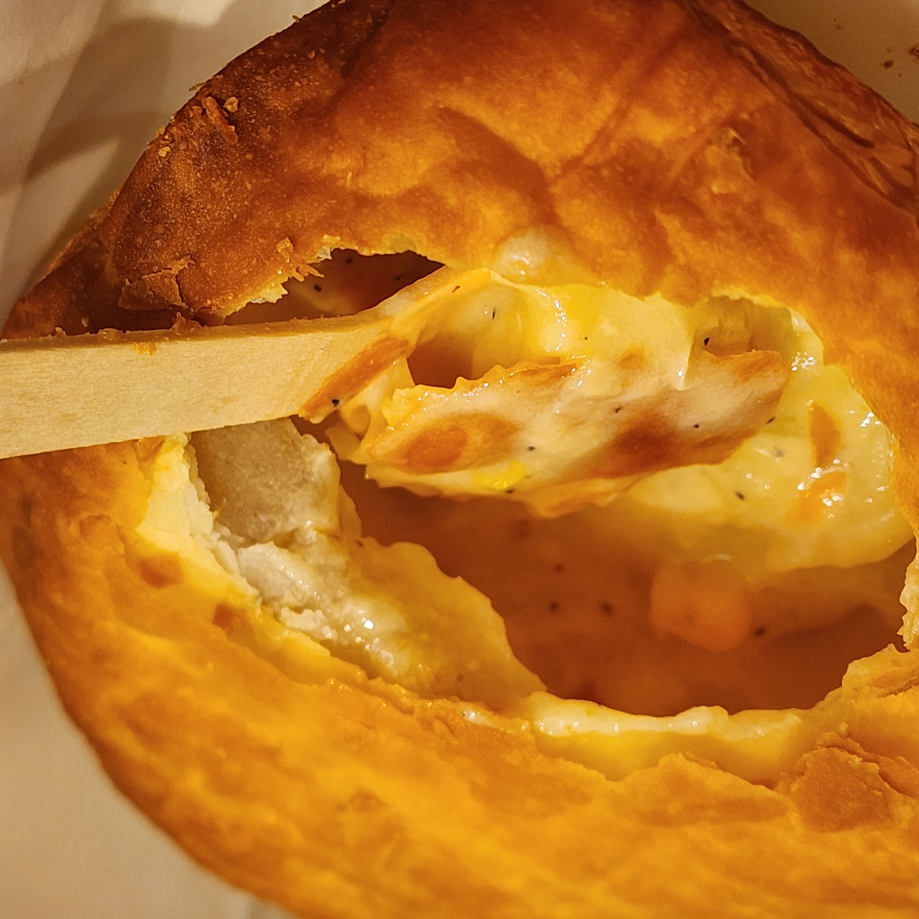 KFC(ケンタッキー・フライド・チキン)のおすすめメニュー「チキンクリームポットパイ」「デミグラスポットパイ」