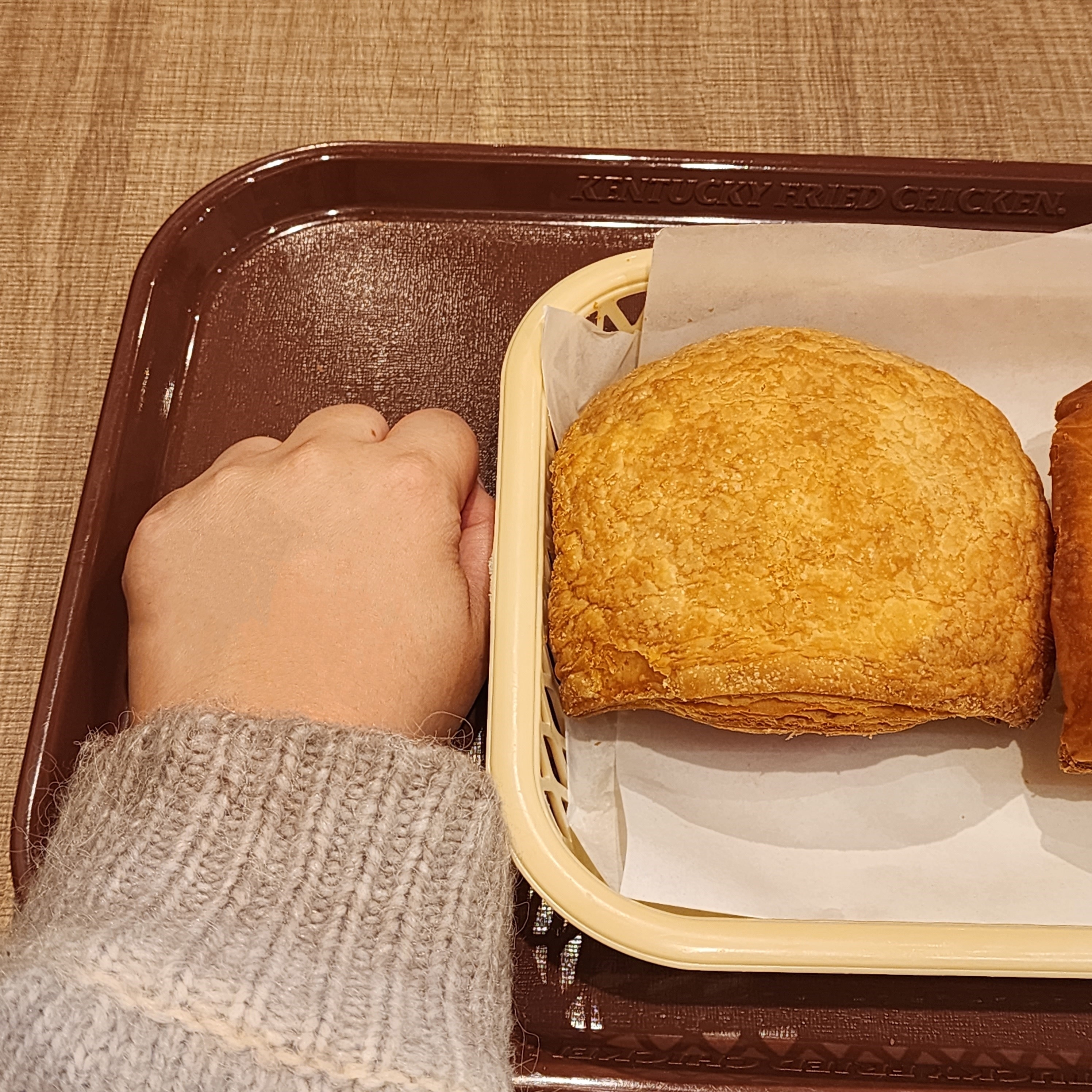 KFC（ケンタッキー・フライド・チキン）のおすすめメニュー「チキンクリームポットパイ」「デミグラスポットパイ」