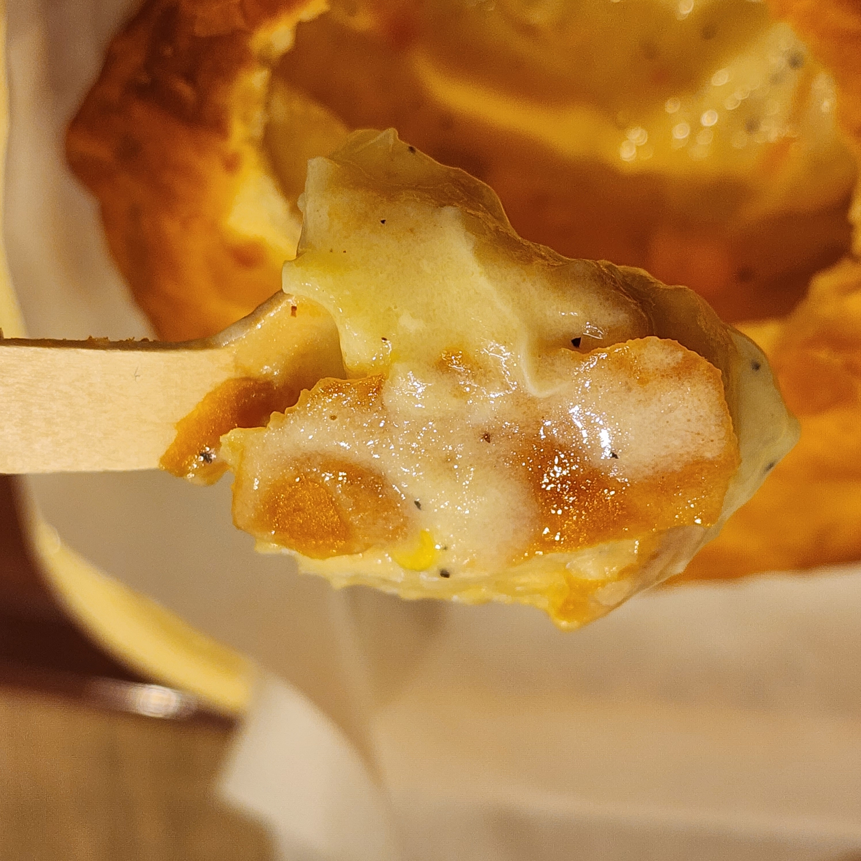 KFC(ケンタッキー・フライド・チキン)のおすすめメニュー「チキンクリームポットパイ」「デミグラスポットパイ」