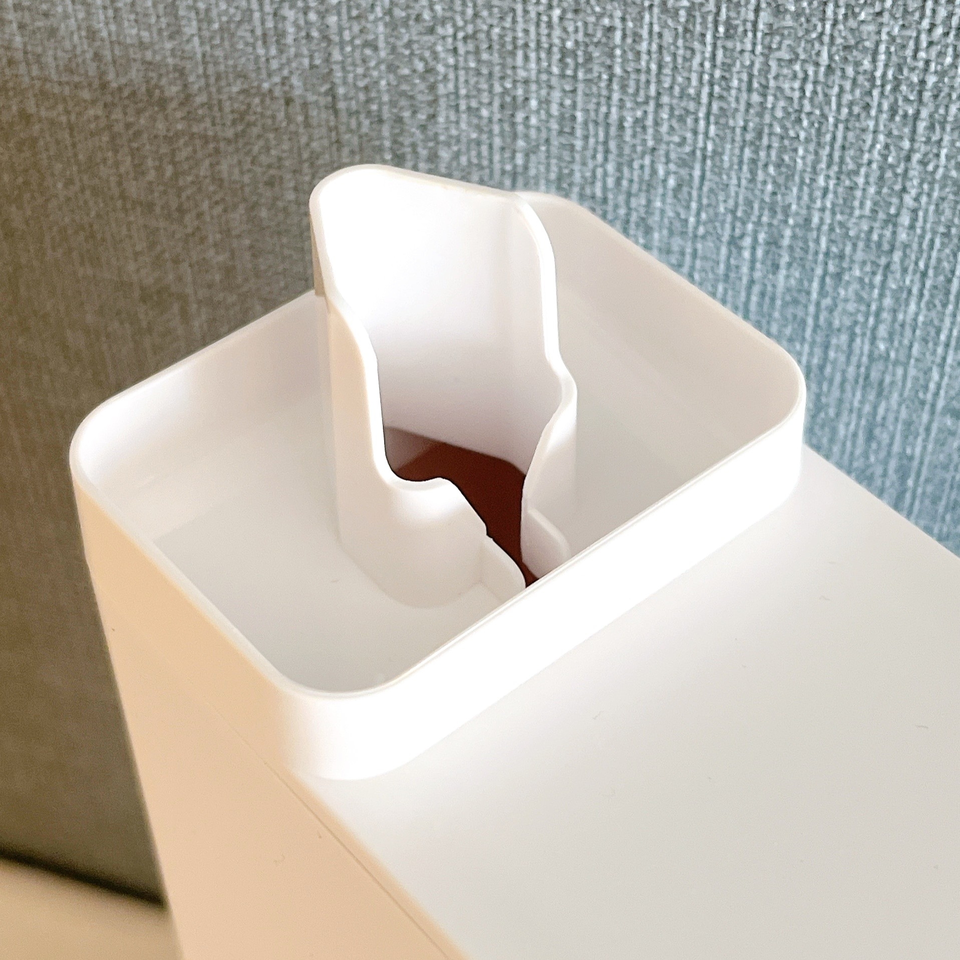 ロフトのオススメのグッズ「詰め替えランドリーボトル ホワイト tower（タワー）」