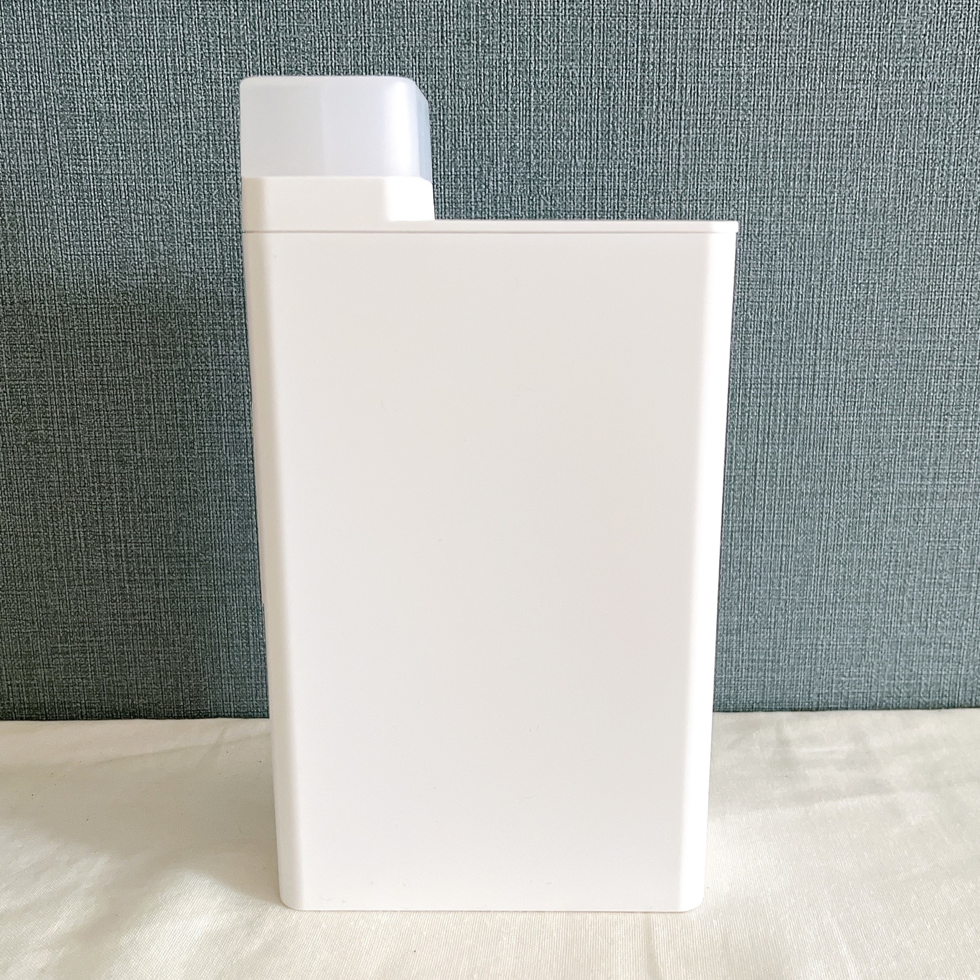 ロフトのオススメのグッズ「詰め替えランドリーボトル ホワイト tower（タワー）」