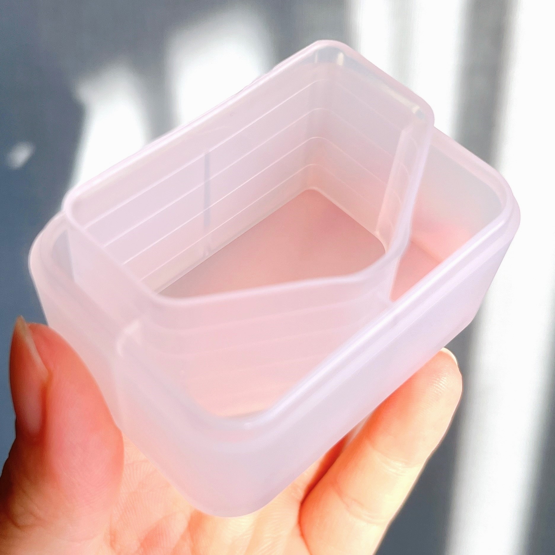 ロフトのオススメのグッズ「詰め替えランドリーボトル ホワイト tower（タワー）」