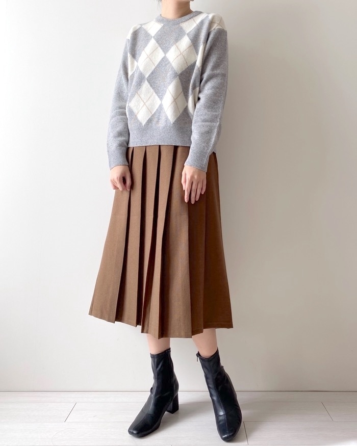 GU(ジーユー)のおすすめスカート「プリーツAラインミディスカート+E」