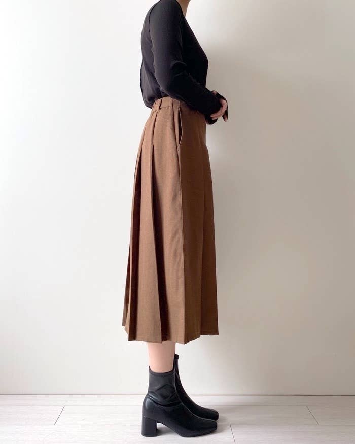 GU(ジーユー)のおすすめスカート「プリーツAラインミディスカート+E」