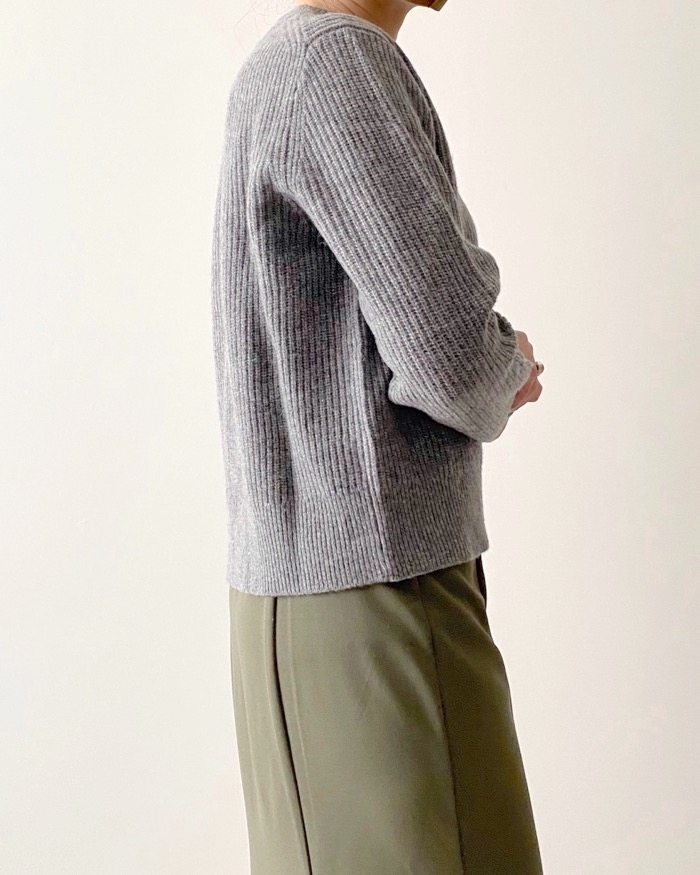 UNIQLO（ユニクロ）のおすすめアウター「プレミアムラムカーディガン（長袖）」