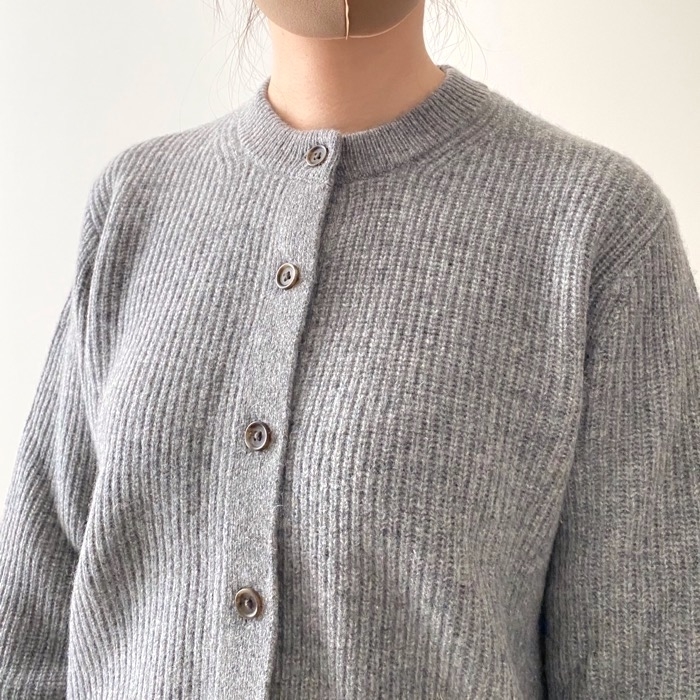 UNIQLO（ユニクロ）のおすすめアウター「プレミアムラムカーディガン（長袖）」