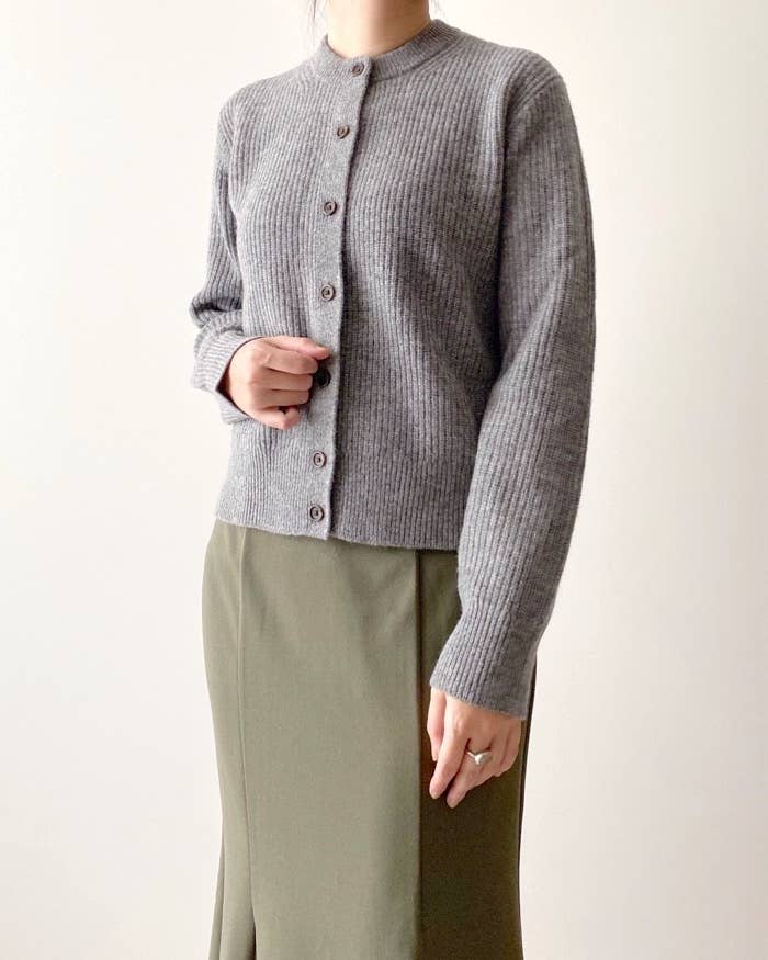 UNIQLO（ユニクロ）のおすすめアウター「プレミアムラムカーディガン（長袖）」