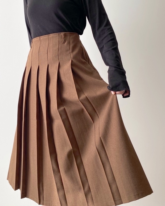 GUで超オシャレな「秋冬スカート」見つけた〜！幅広プリーツがレトロ