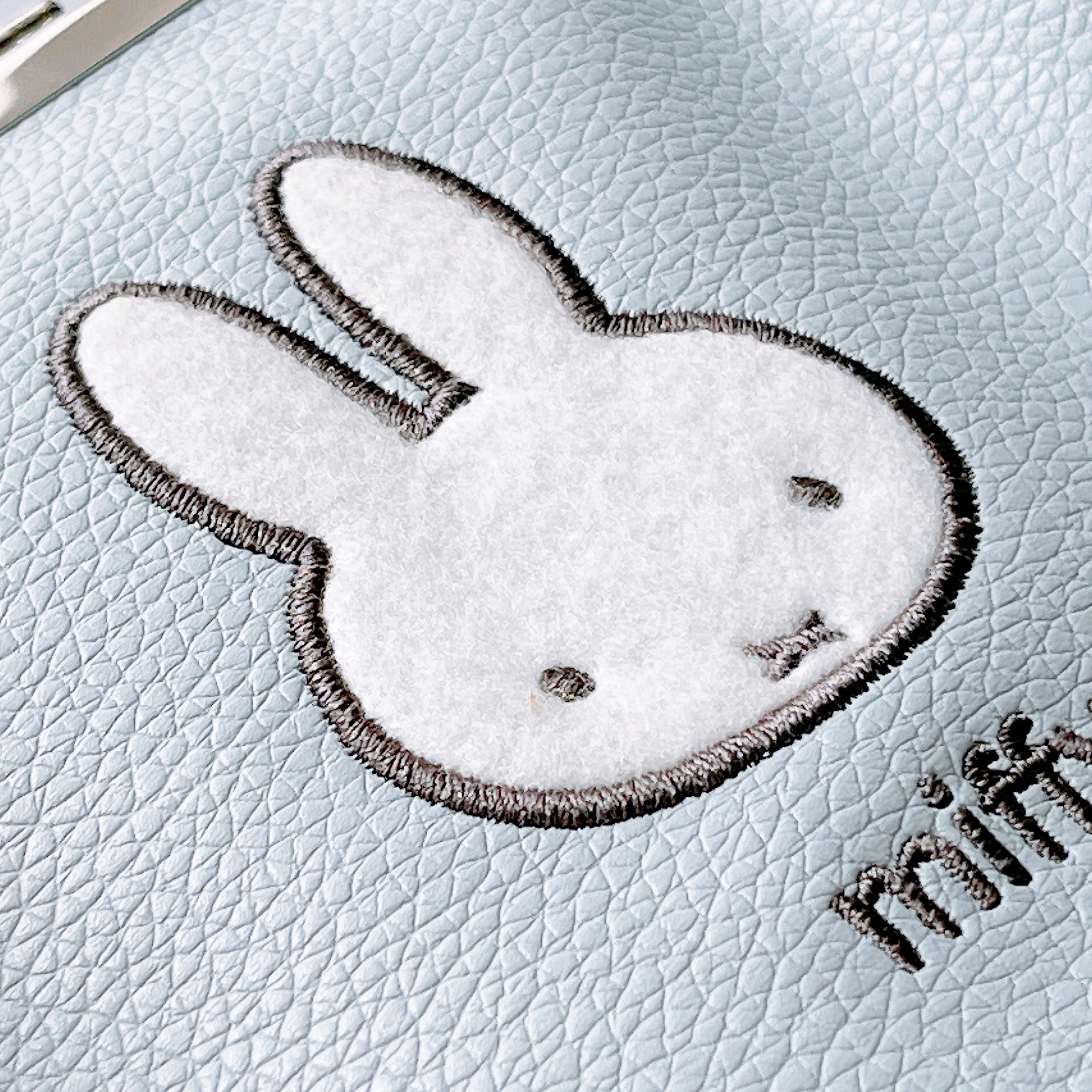 SPRiNG(スプリング)12月号の特別付録「miffy(ミッフィー)レザー調がま口ポーチ」