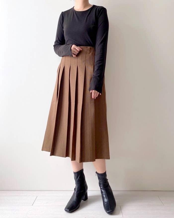 GU(ジーユー)のおすすめスカート「プリーツAラインミディスカート+E」