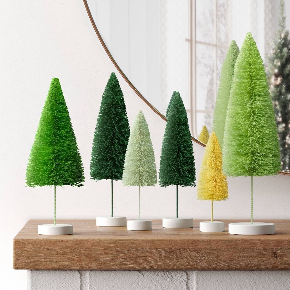 The trees in green on a mantle