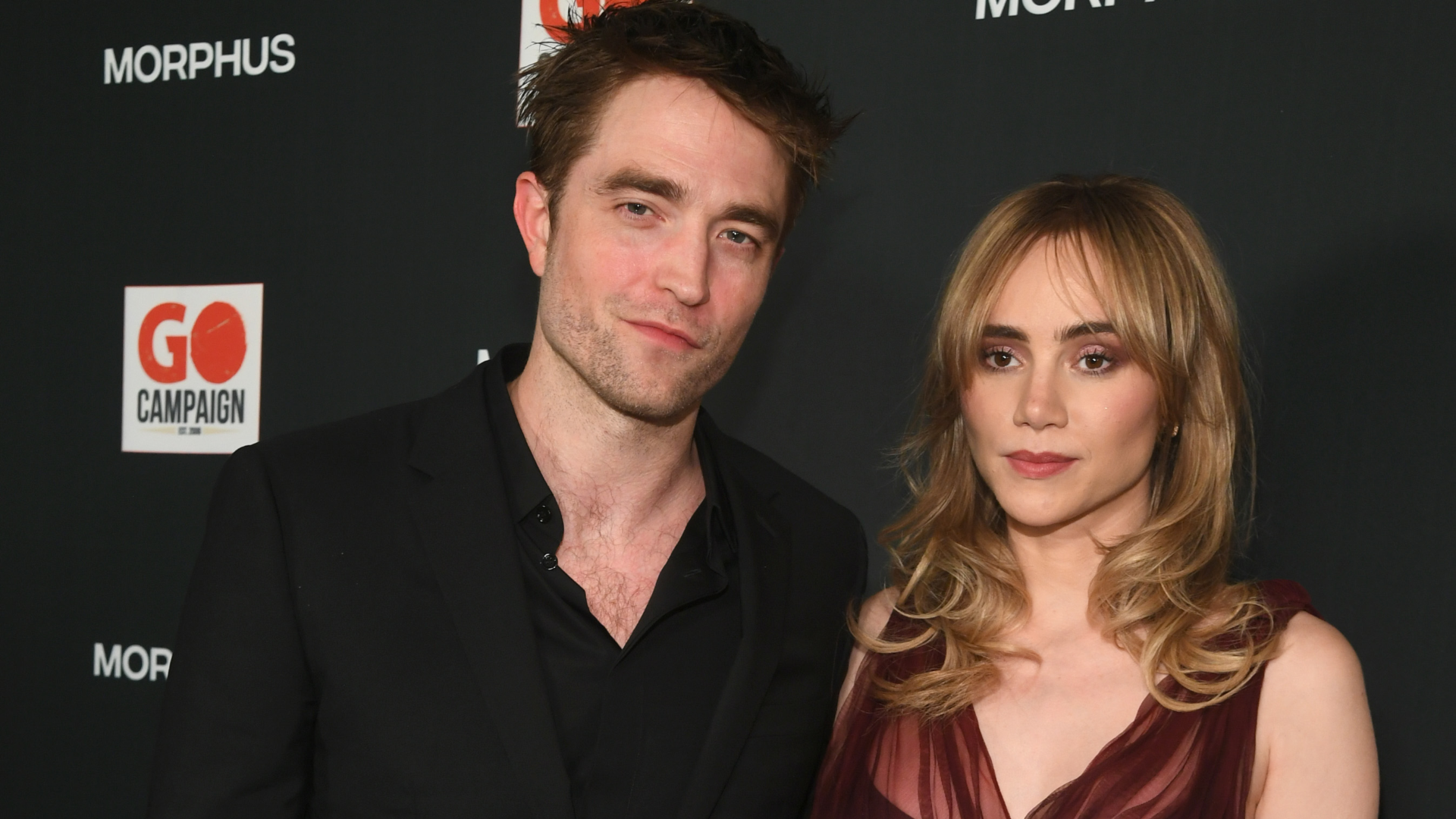 Robert Pattinson & Suki Waterhouse Expecting Baby Together (UPDATE) |  Complex