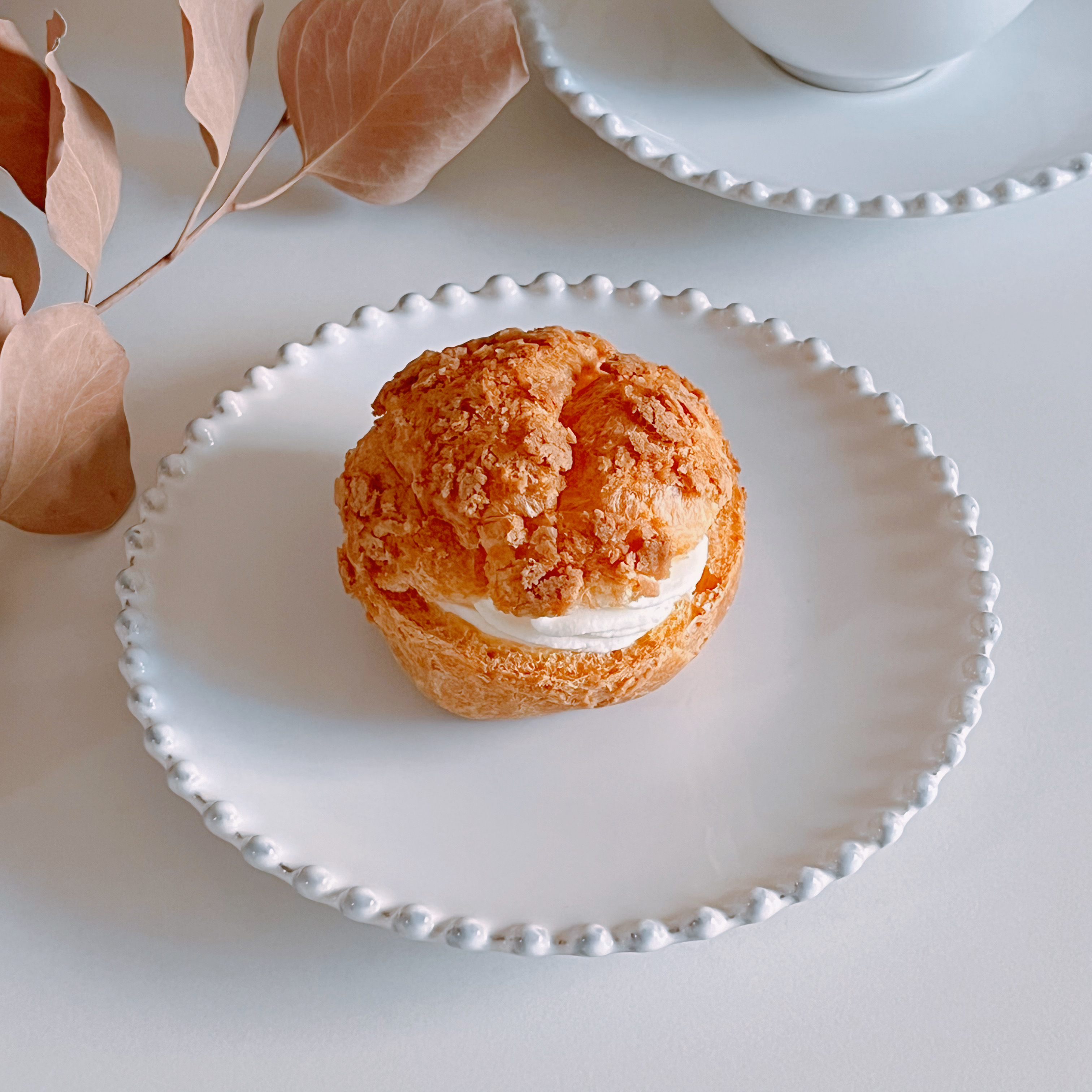 セブン-イレブンのおすすめ「ピエール・エルメシグネチャーシューアラクレームアールグレイ」