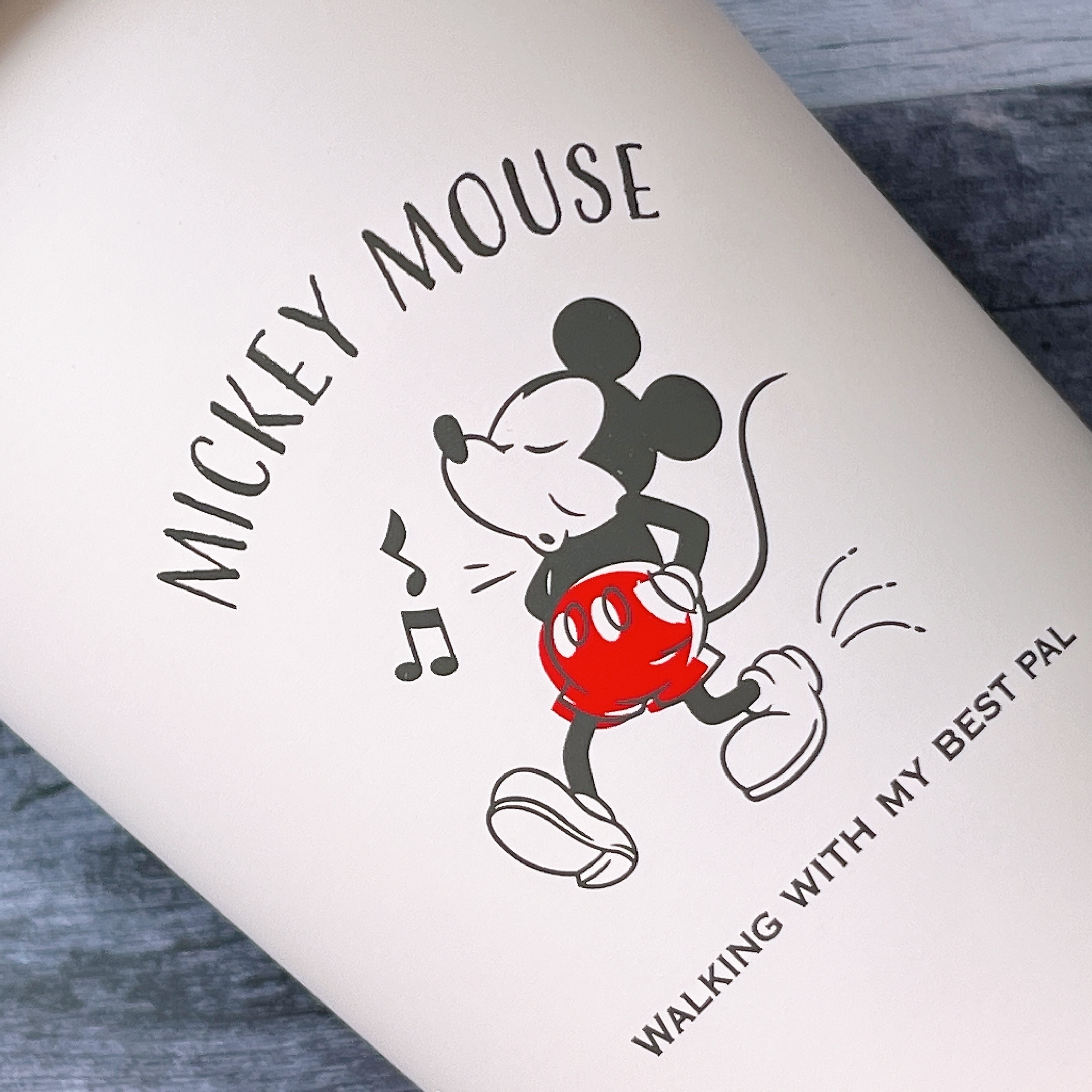 東京ディズニーリゾートのおすすめグッズ「タンブラー蓋付 ミッキー」