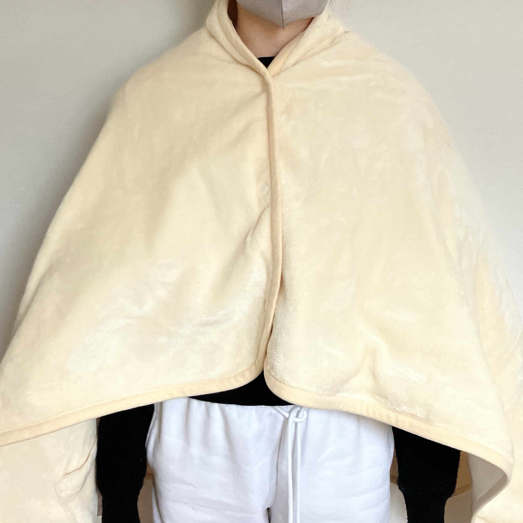 無印良品のオススメ便利グッズ「羽織れる電気ブランケット」