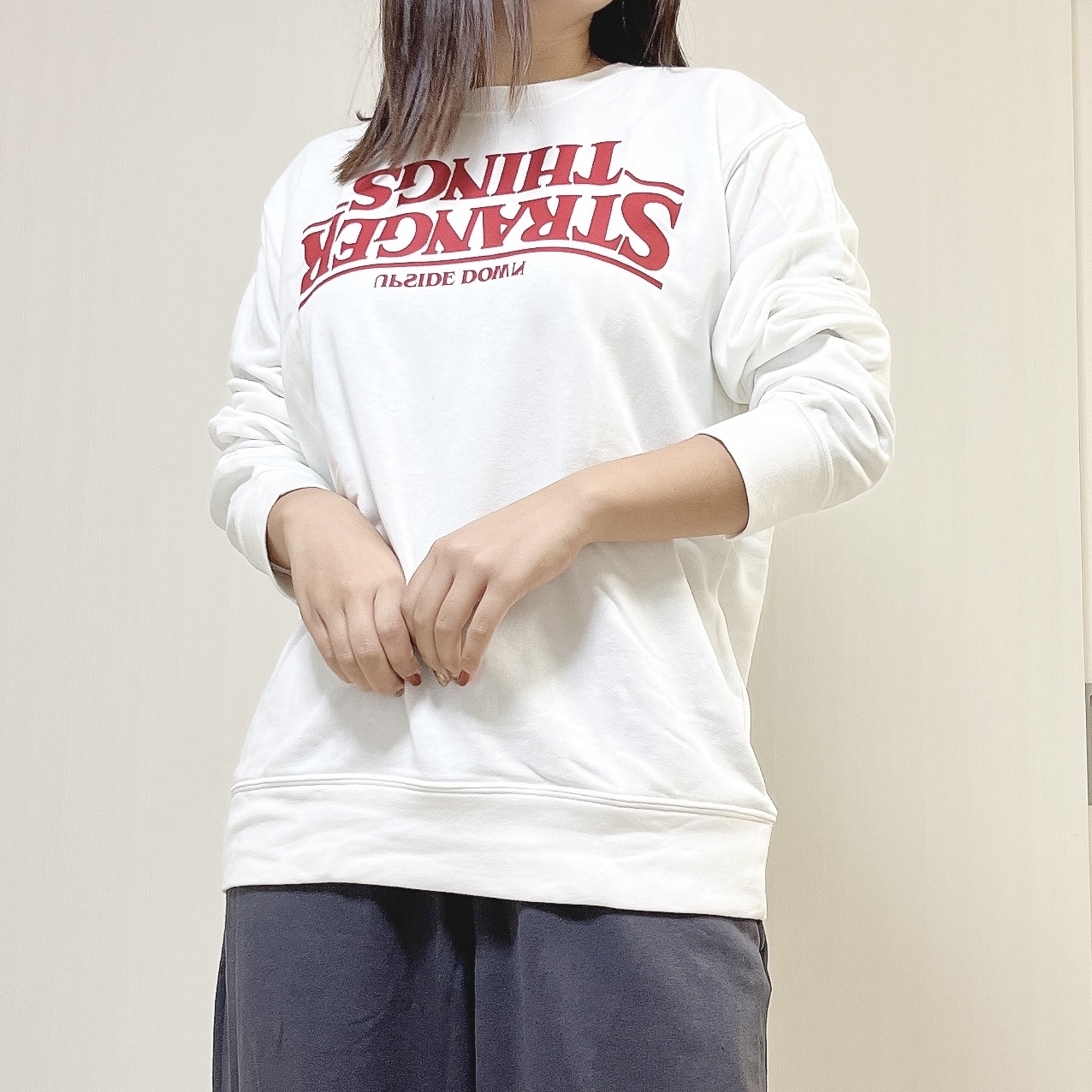 GUのオススメルームウェア「ソフトスウェットラウンジ（長袖＆ロングパンツ） Netflix（ストレンジャー・シングス 未知の世界）」