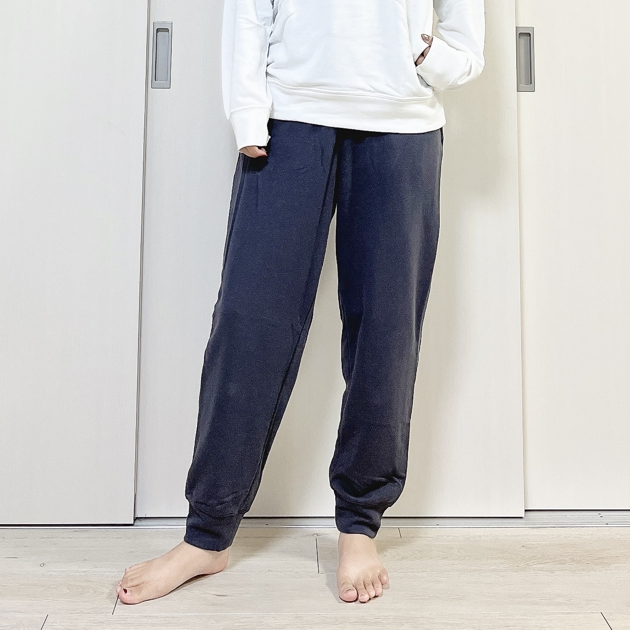 GUのオススメルームウェア「ソフトスウェットラウンジ（長袖＆ロングパンツ） Netflix（ストレンジャー・シングス 未知の世界）」