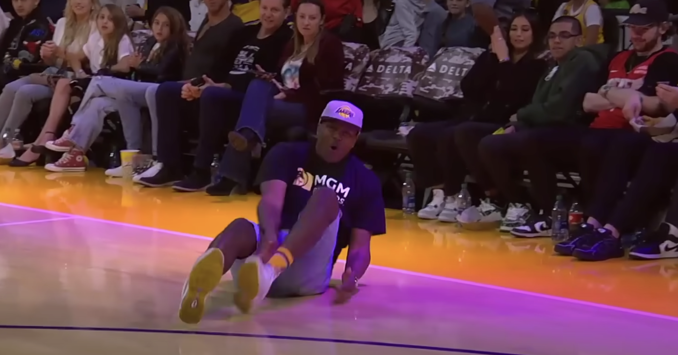 Lakers Fan Injures Himself Trying to Hit $55 000 Half Court Shot Complex