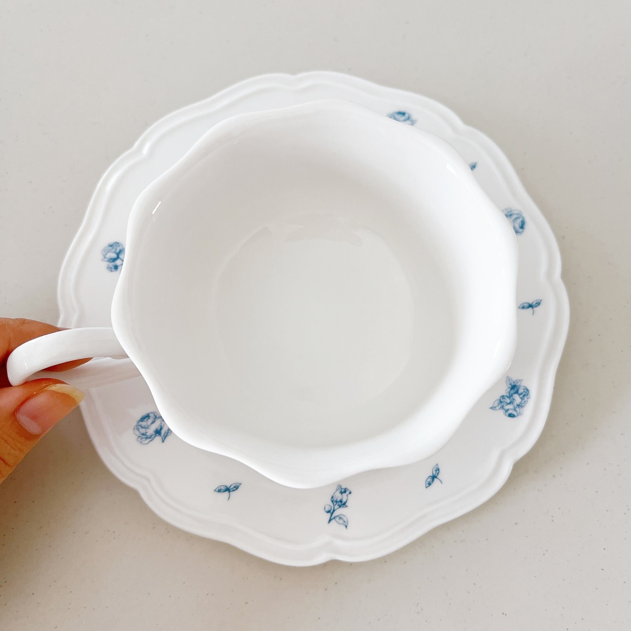 3COINS（スリーコインズ）のオススメの食器「ティーカップ」「プレート：16cm」