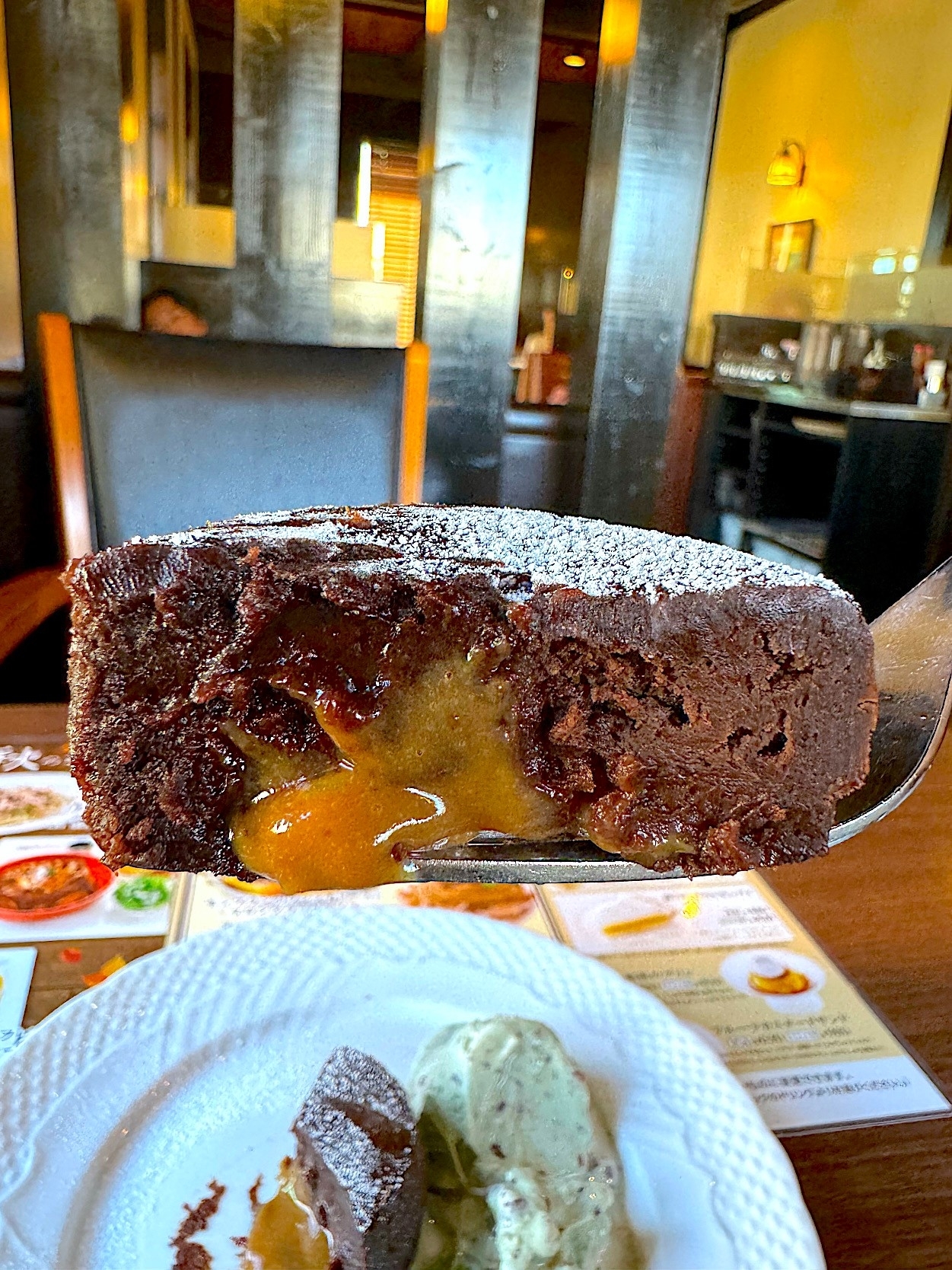 星乃珈琲店のオススメのスイーツ「キャラメルフォンダンショコラ」