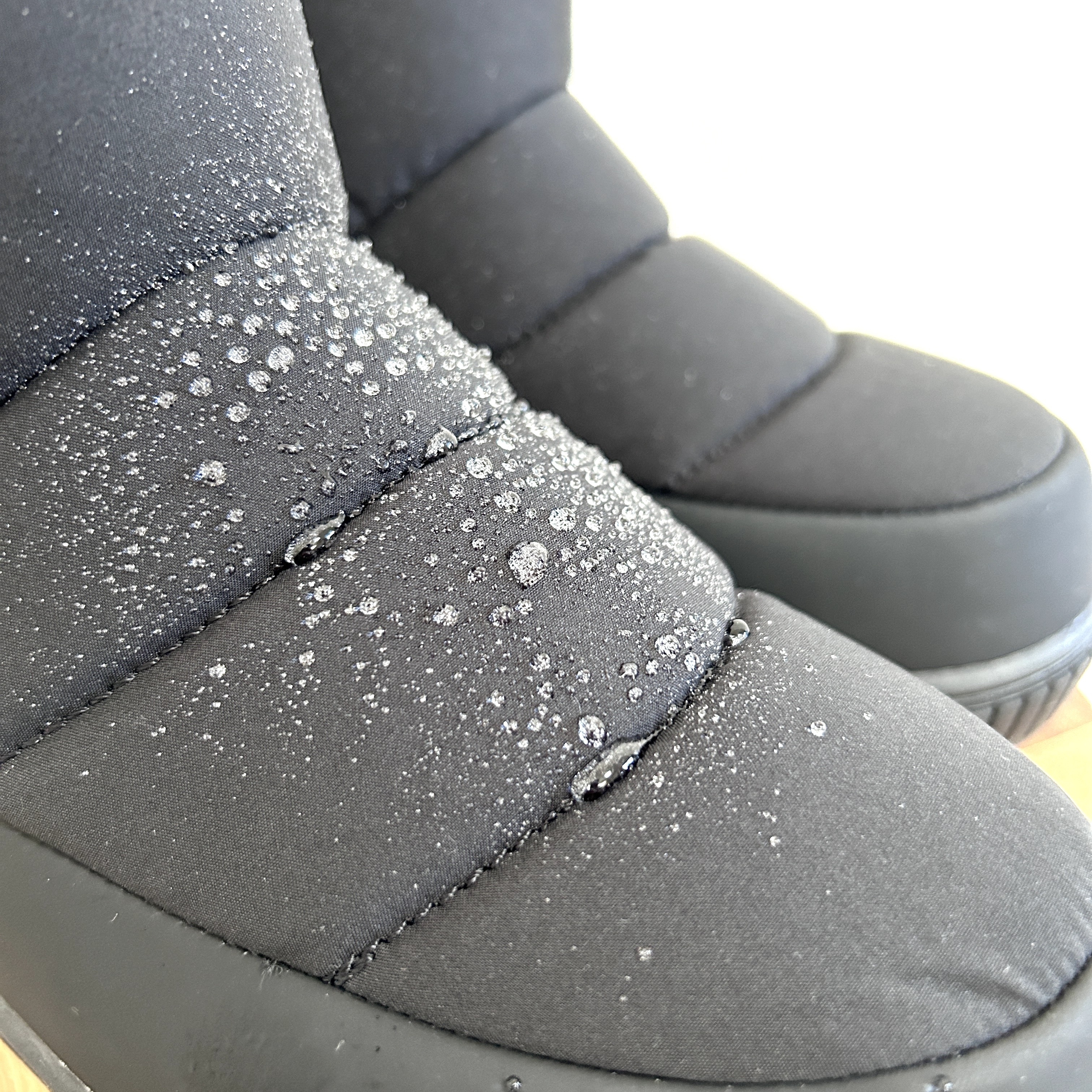 しまむらのおすすめシューズ「ヨコファスナーシューズ（FIBER HEAT）」