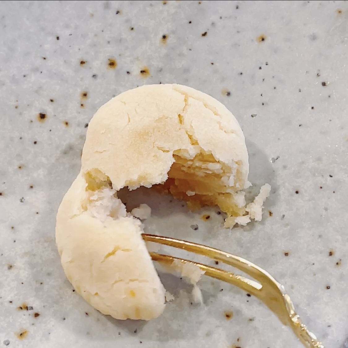 カルディのオススメのスイーツ「しっとりほろろ栗あん」