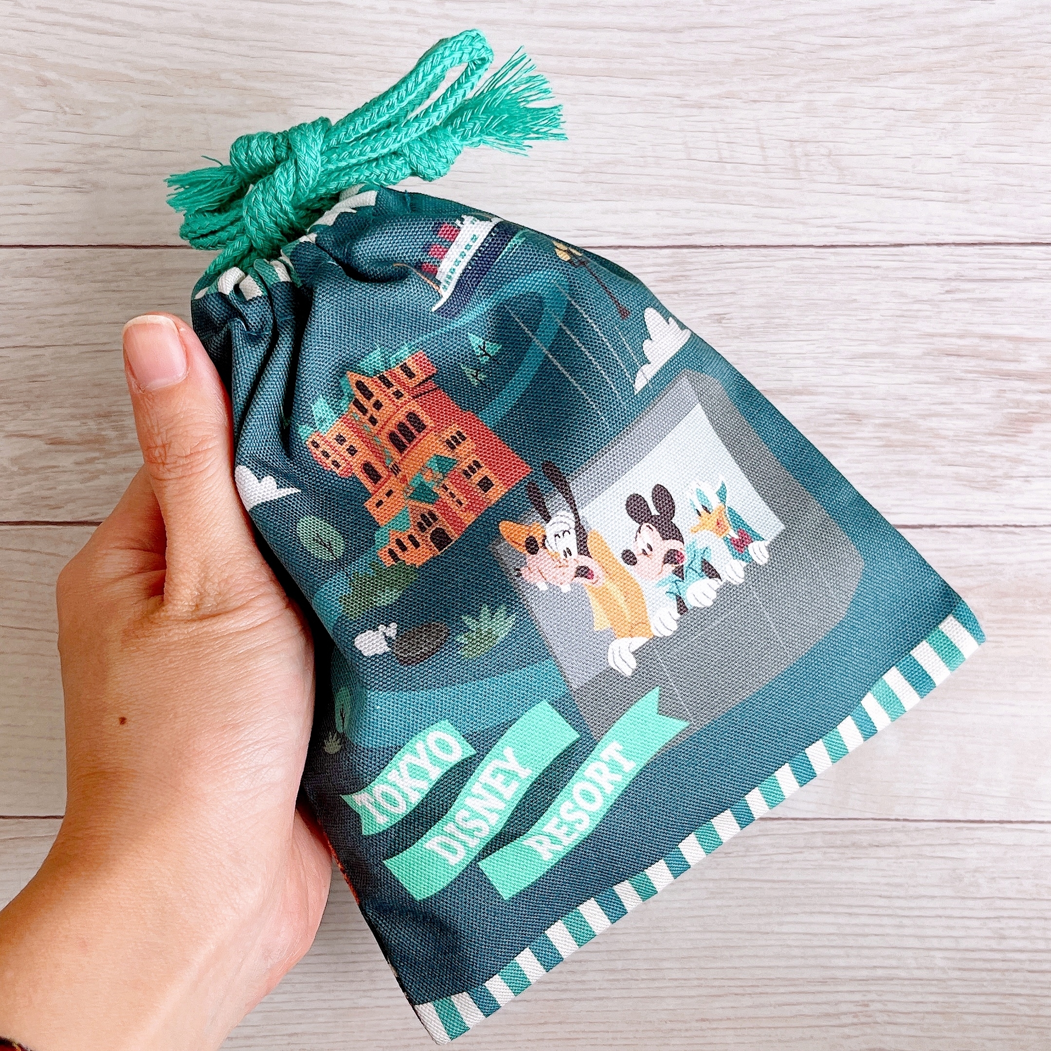 東京ディズニーリゾートのおすすめグッズ「きんちゃく」