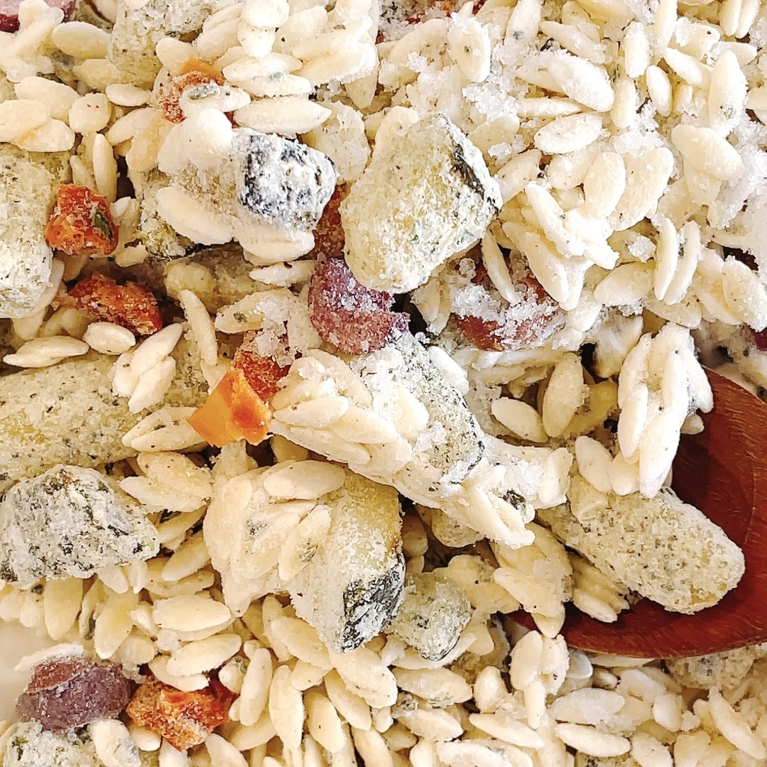 業務スーパーのオススメのフード「トマトルスティカパスタサラダ」